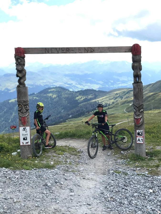 Ferienwohnung 3,5 Zimmer Direkt An Ski- Und Bikepiste 弗利姆斯 外观 照片